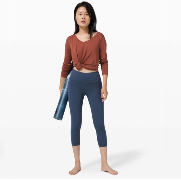 Lululemon Wunder Under Crop blue leggings size 4 - Picture 1 of 10